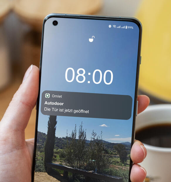 Smartphone mit benachrichtigung bei offener tür